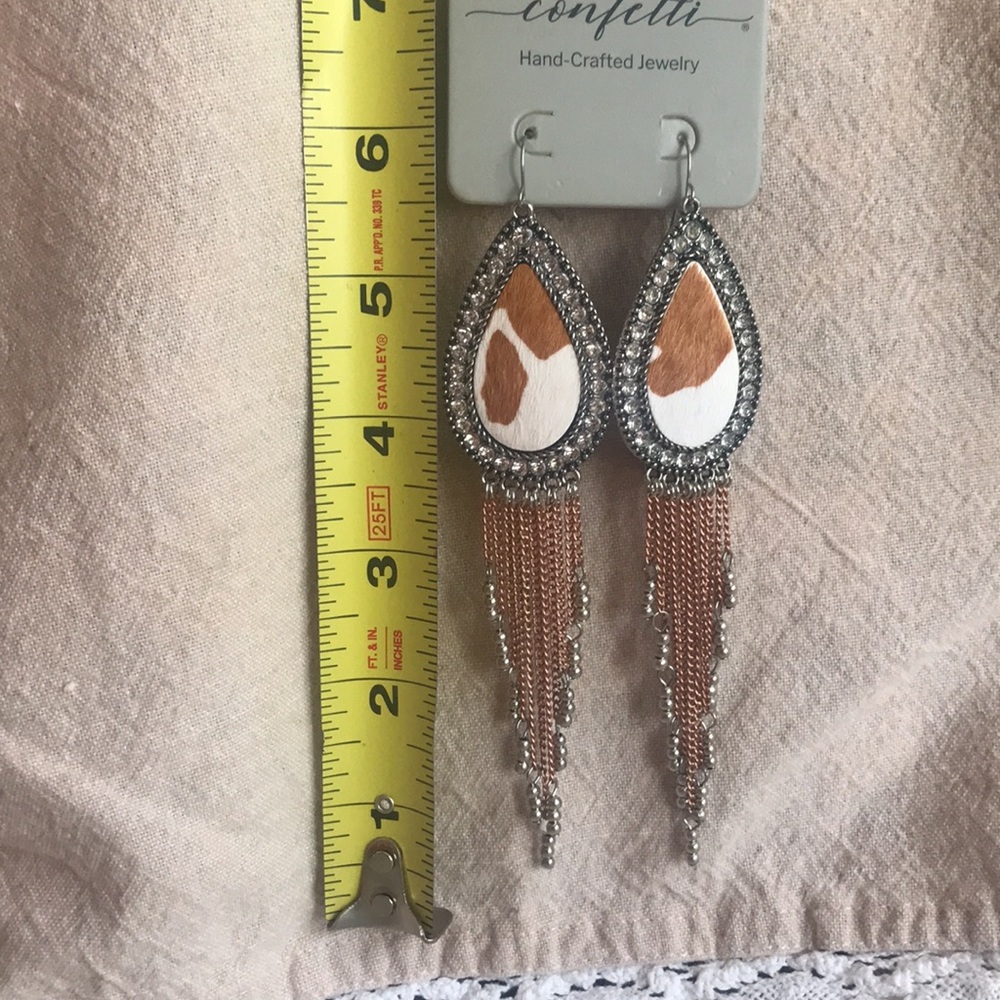 NWT~ Brown & White Teardrop Fringe Earrings - Picture 4 of 7